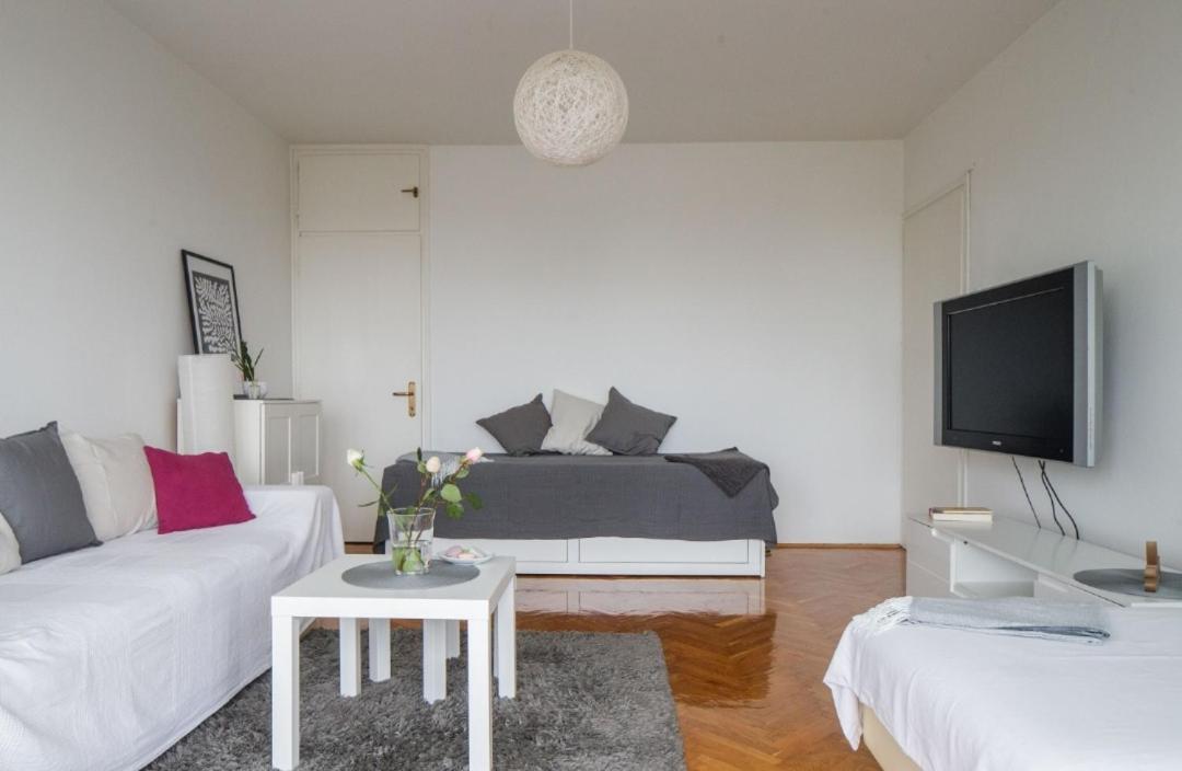 Relax Central Apartment Zagreb Buitenkant foto